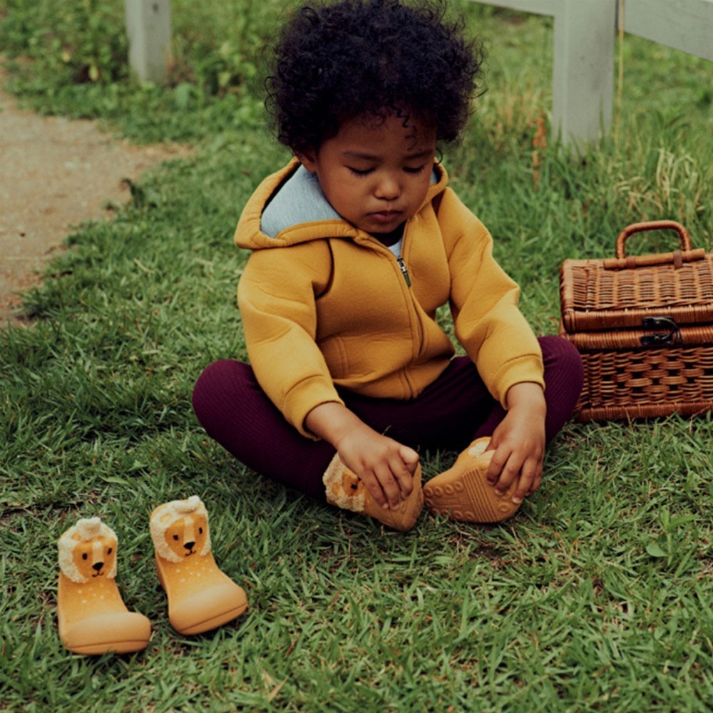 Zapatos Attipas Zootopia Lion Amarillo