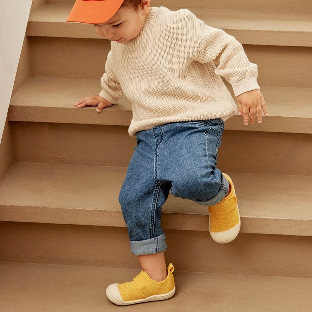 Zapatillas Attipas Knit Sneaker Mostaza
